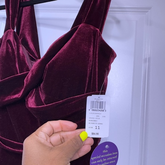 🆕Windsor Burgundy / Bordeaux Velvet Bridesmaid + Formal Gala + Prom Gown Dress - Picture 5 of 8